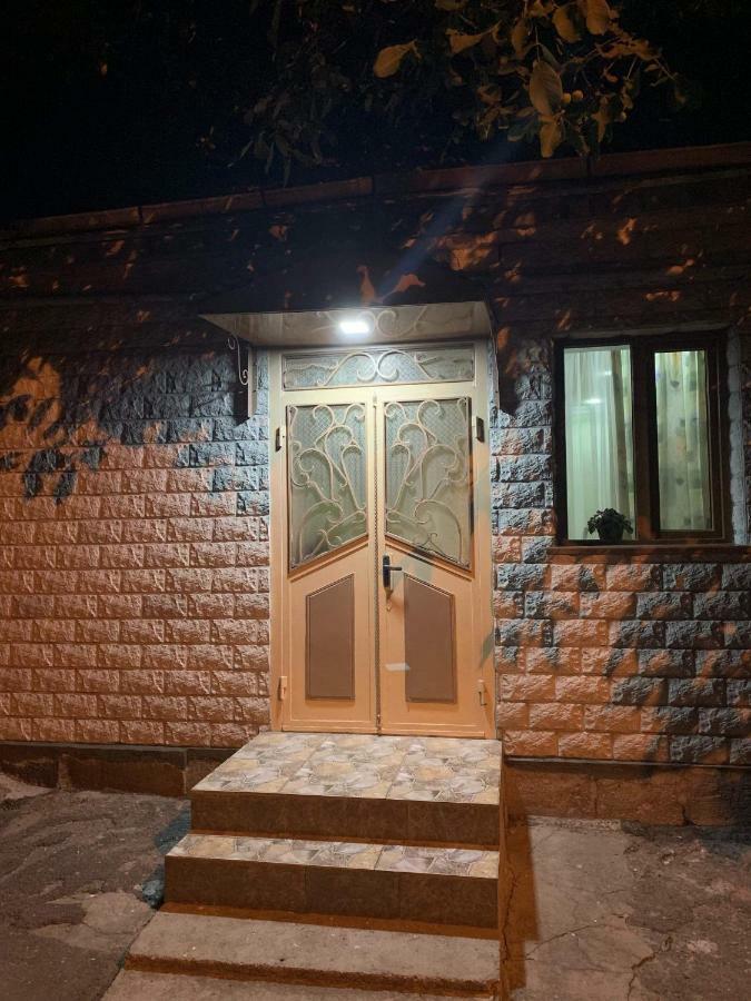 Посуточный Гостевой Дом Gjumri Exterior foto